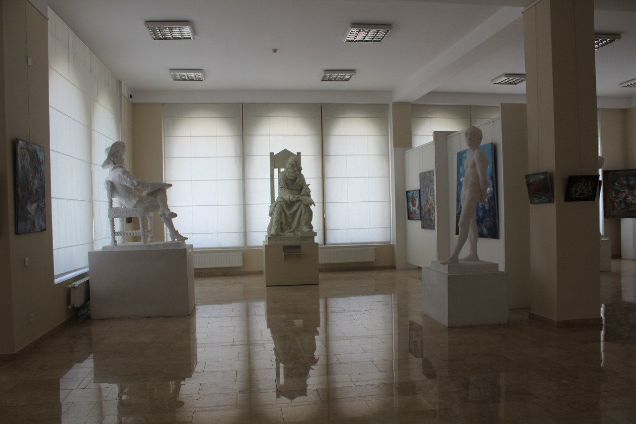 Музейно-выставочный комплекс Академии художеств Азербайджана 