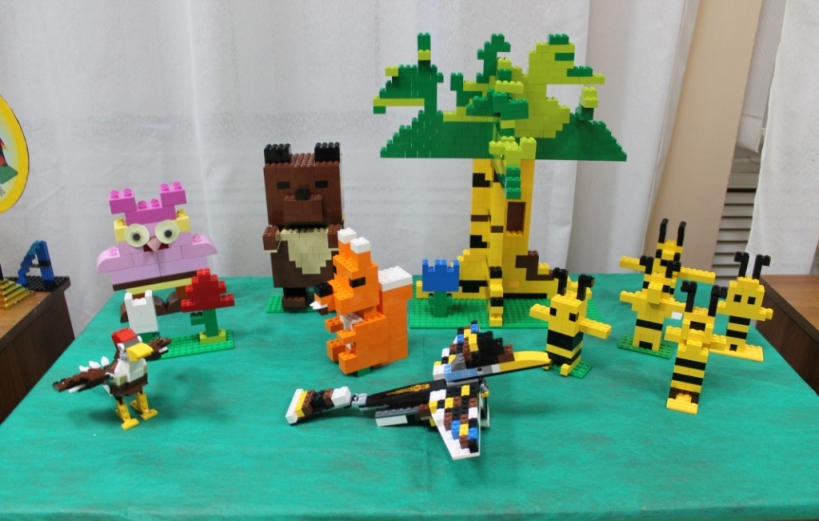 Конструирование сказочных героев из Лего
