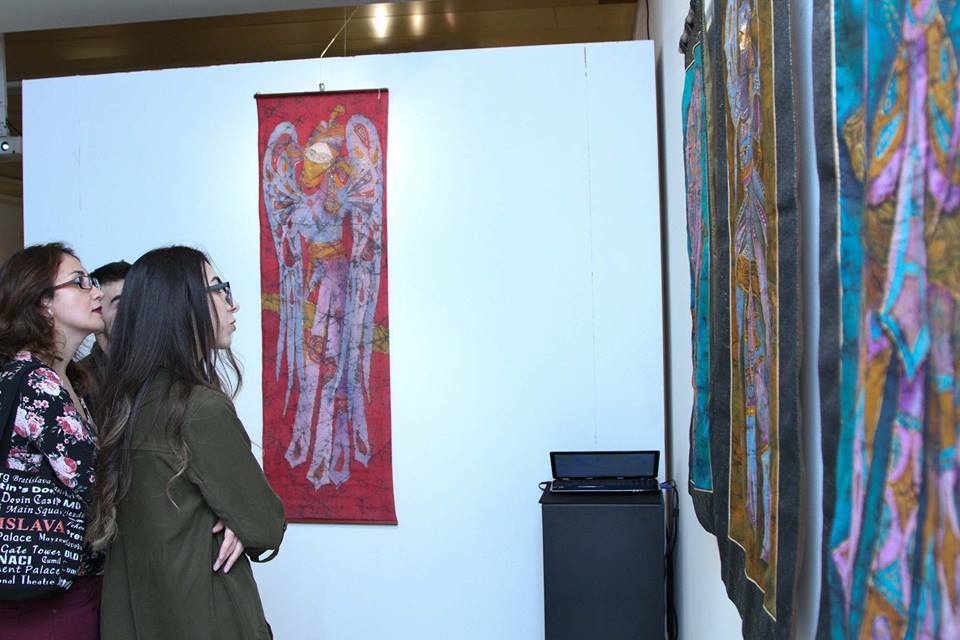 Выставка работ, созданных в технике батика - 