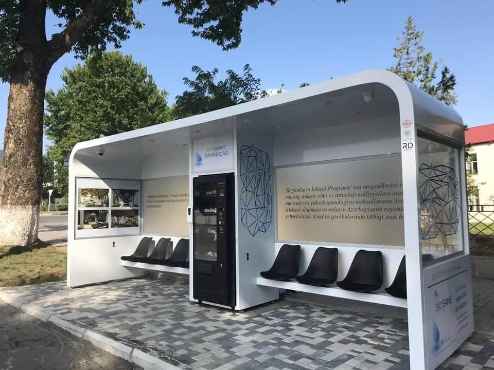 В Азербайджане установлена первая bio smart автобусная остановка