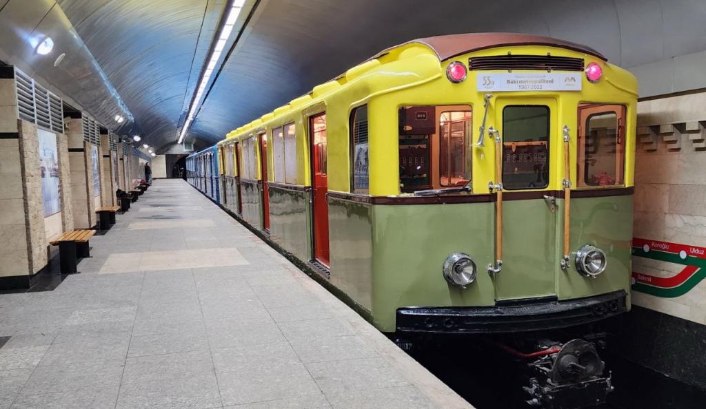 В праздничные дни в метро выставляются ретро-вагоны 