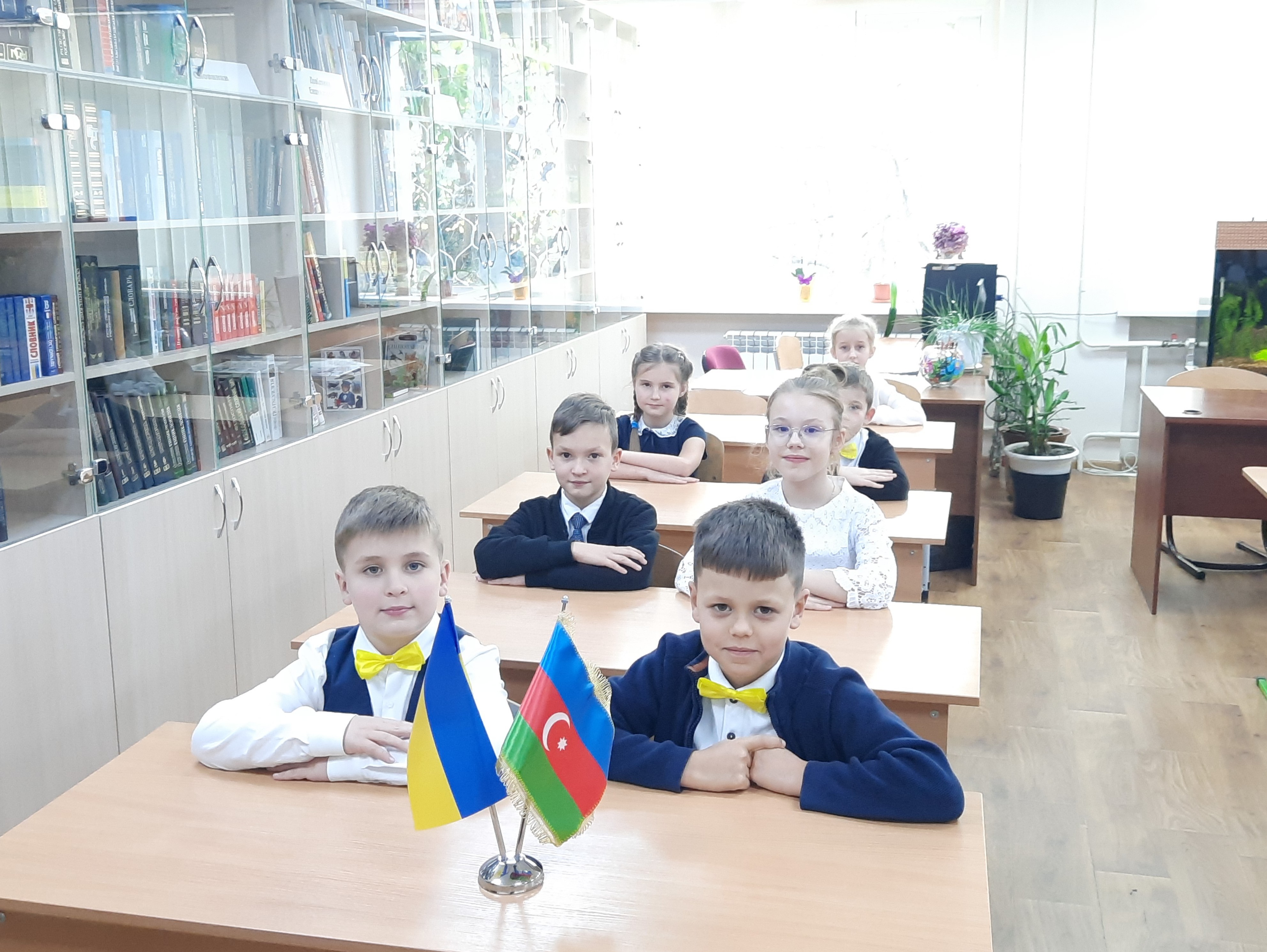 В украинской школе начали преподавать азербайджанский язык