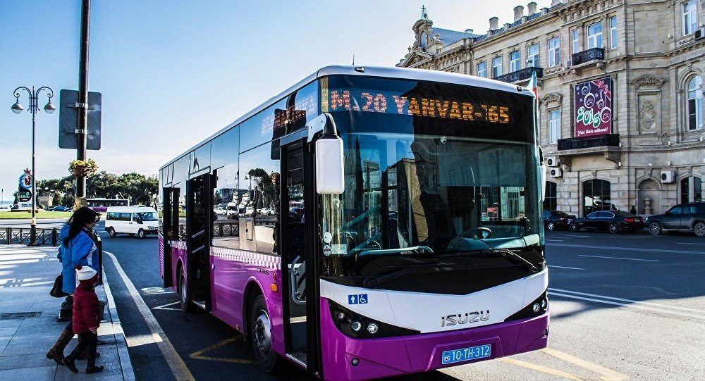 В автобусах еще одного маршрута в Баку появился бесплатный Wi-Fi