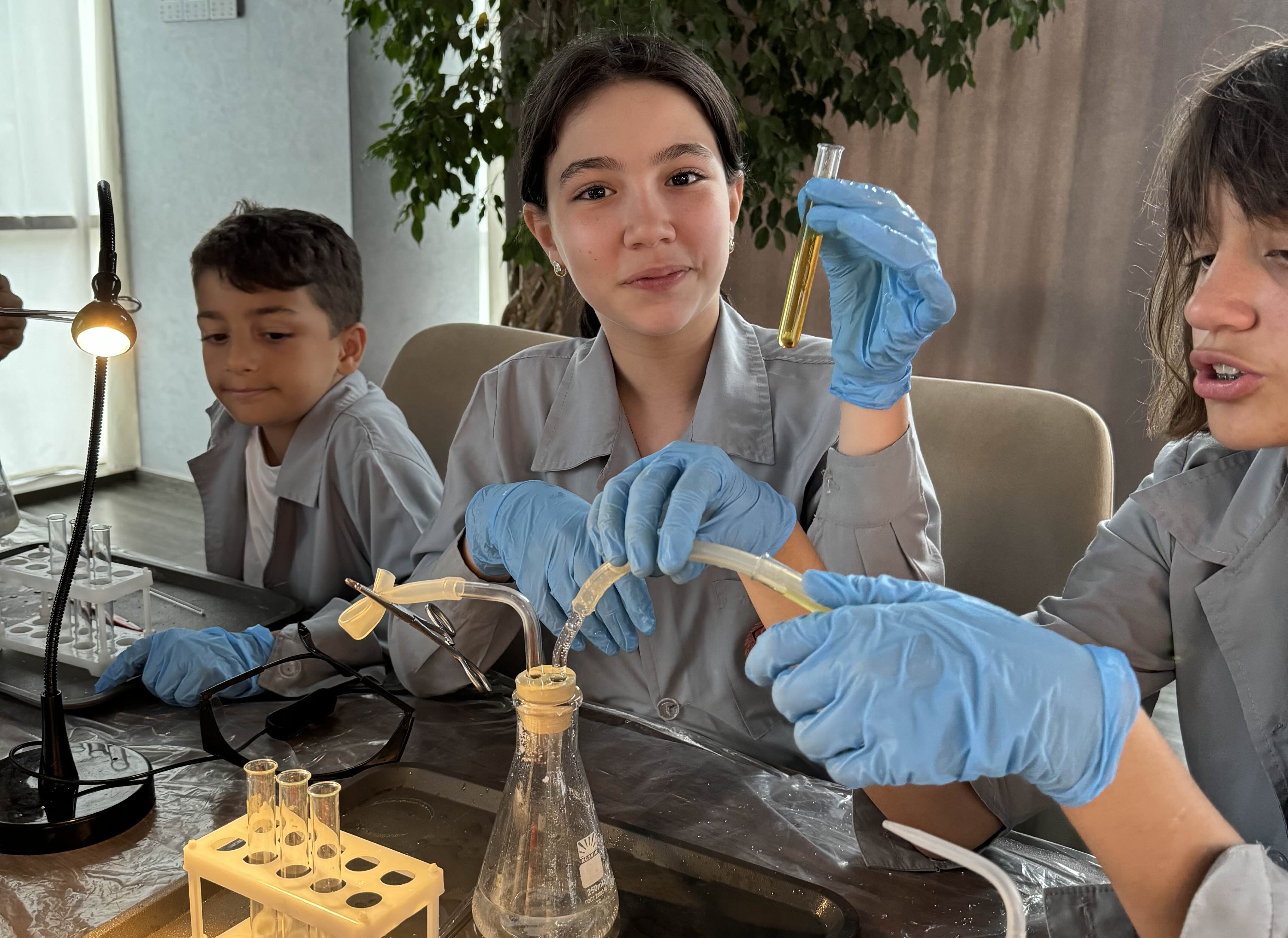 Летний Лагерь по Химии от Sciencely Baku