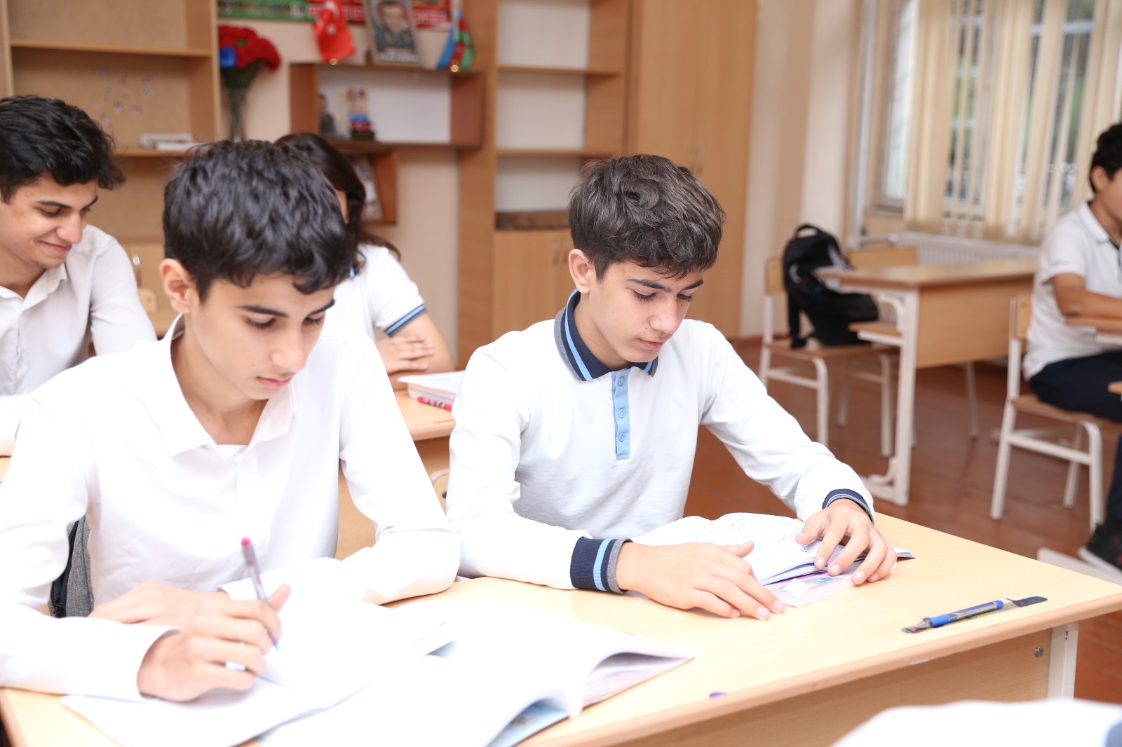 Azərbaycanda dərs buraxan şagirdlərin valideynlərini cərimə gözləyir?