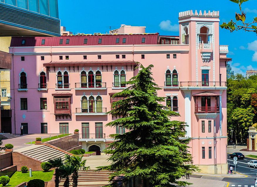 Первый лифт в Баку