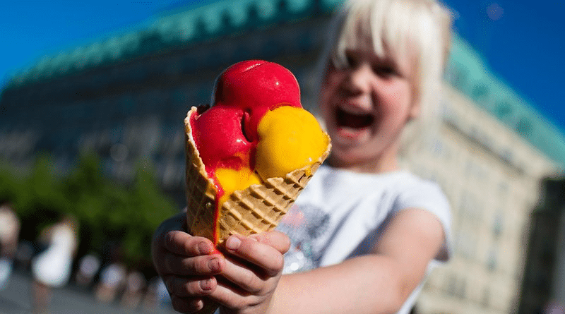 День защиты детей в Iceland Ice Cream