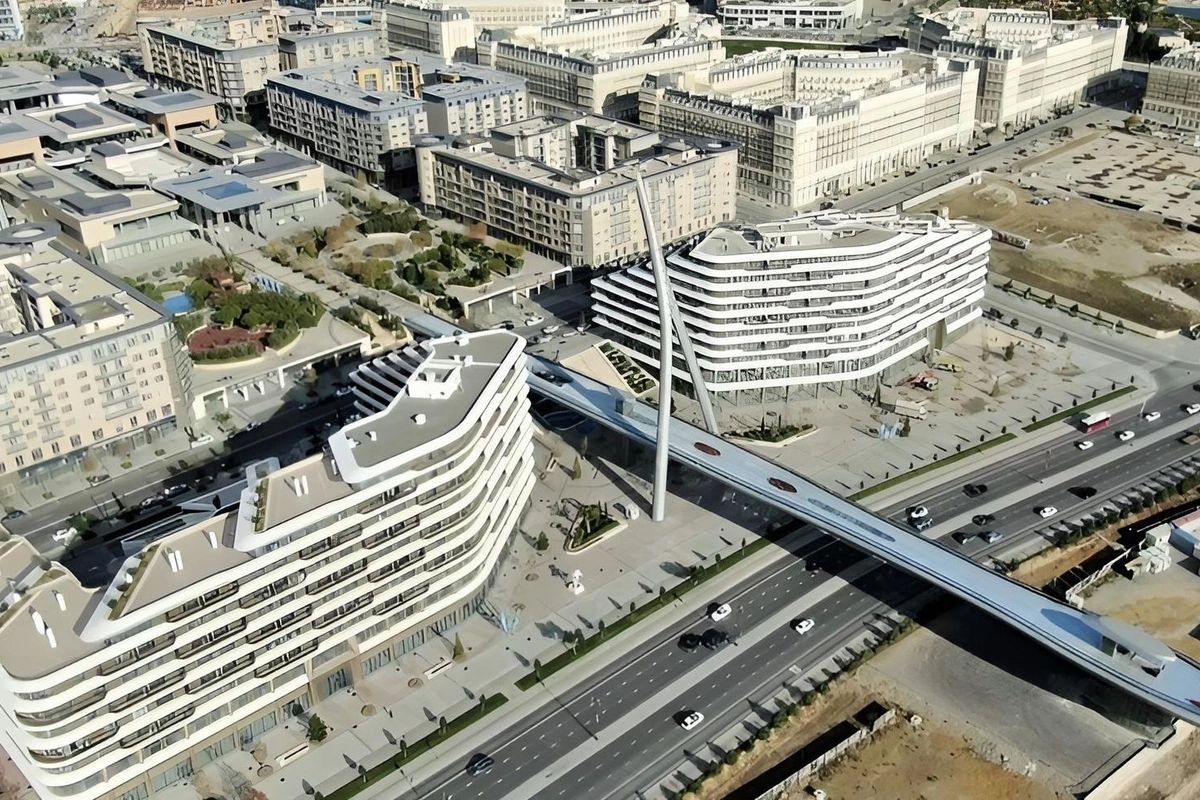 В Баку открыт новый пешеходный мост в «Белом городе»