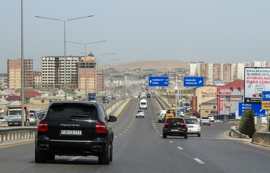 Ограничивается въезд в Баку, Сумгайыт и Абшеронский район