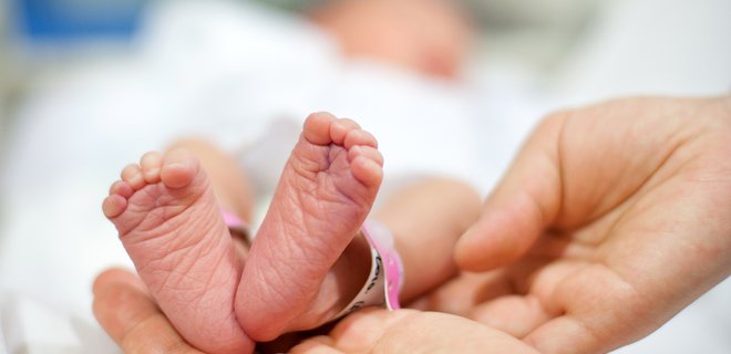 Размер пособия при рождении ребенка доведен до 200 манатов